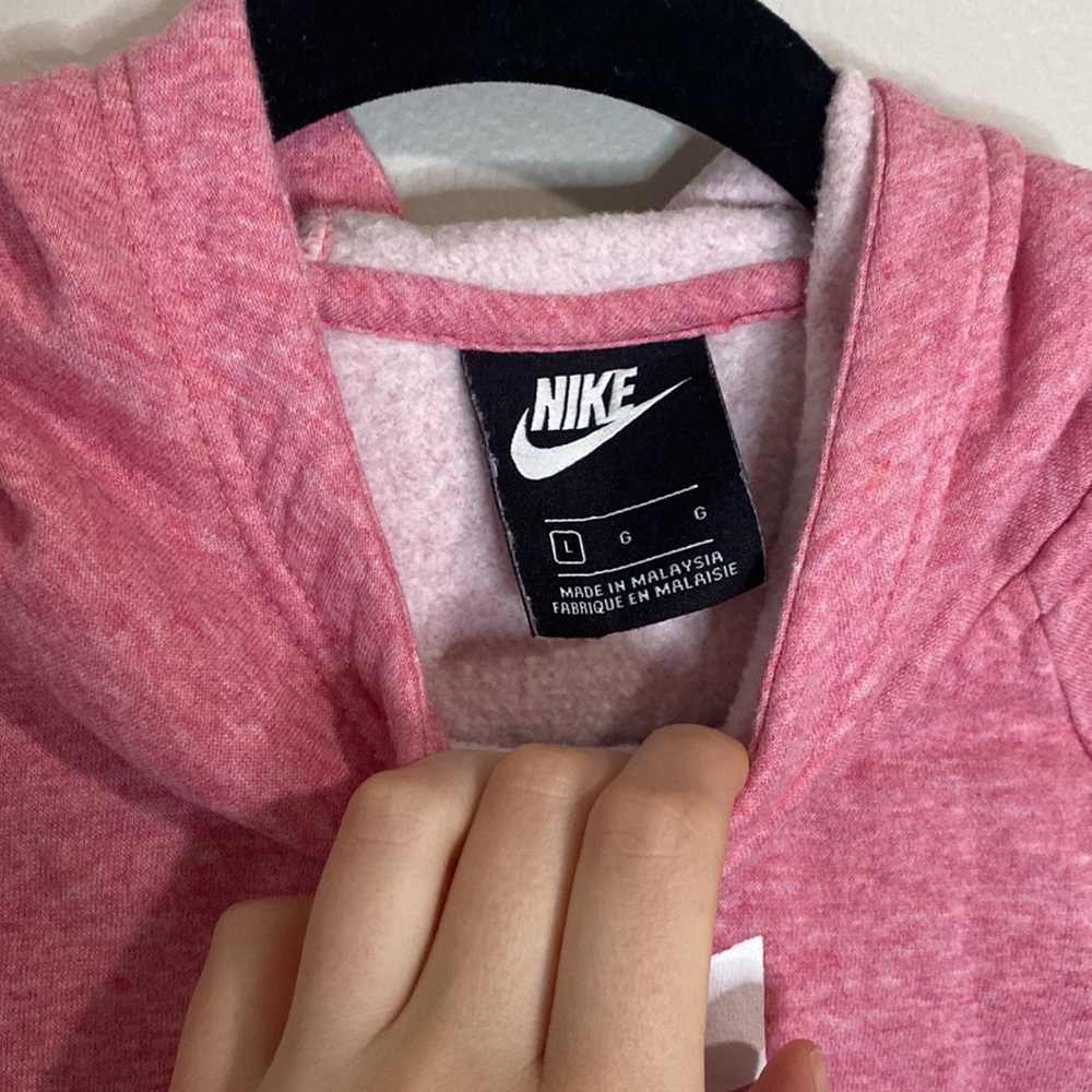 🪼Nike Pink hoodie! - Picture 5 of 7